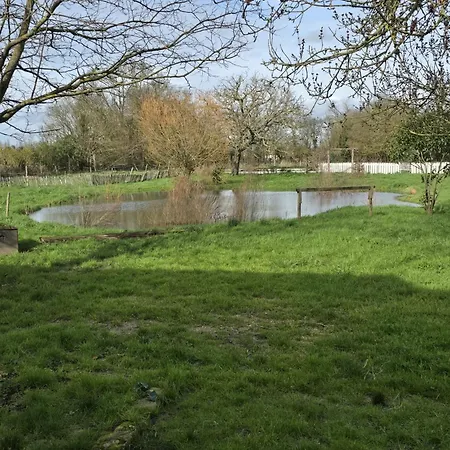 L'Authentique - Maison Chic Avec Piscine - Rouge *