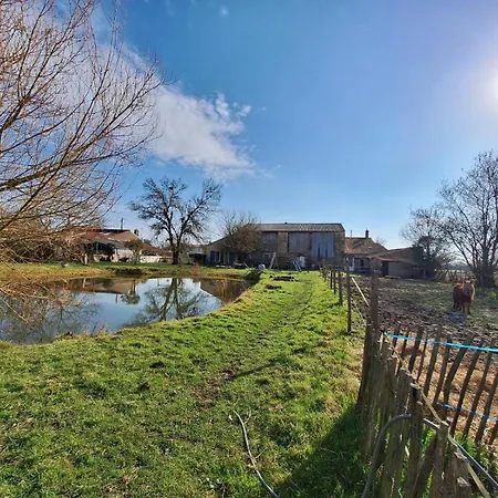Maison De Caractere Marais Poitevin Дом отдыха Saint-Sigismond (Vendee)