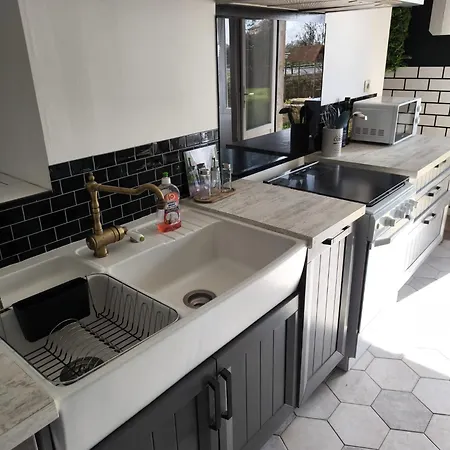 L'authentique - Maison Chic Avec Piscine - Rouge