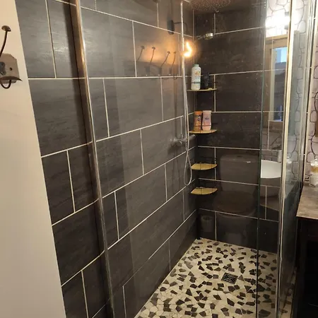 L'authentique - Maison Chic Avec Piscine - Rouge