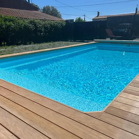 Semesterbostad L'authentique - Maison Chic Avec Piscine - Rouge *