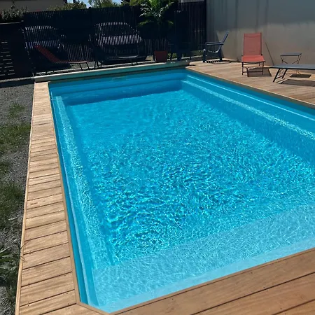 L'authentique - Maison Chic Avec Piscine - Rouge *