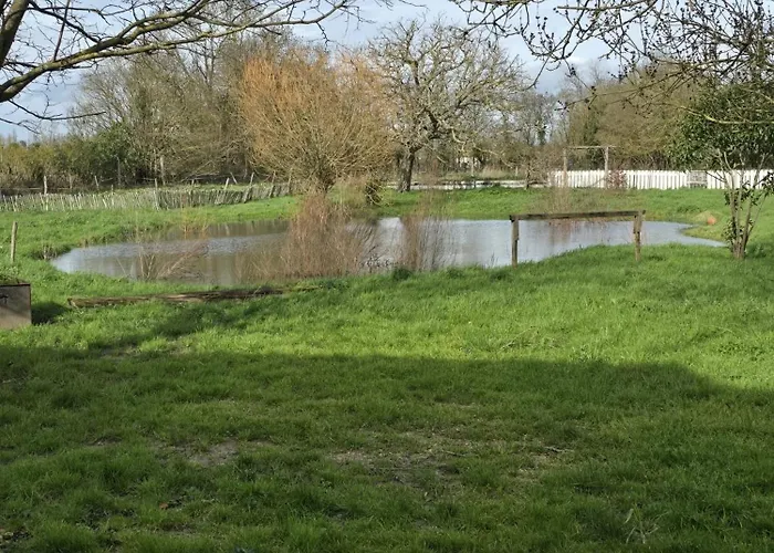L'Authentique - Maison Chic Avec Piscine - Rouge *