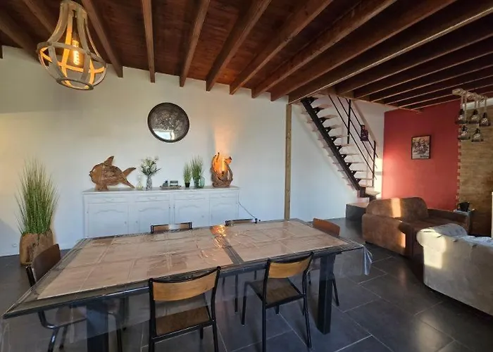 L'Authentique - Maison Chic Avec Piscine - Rouge