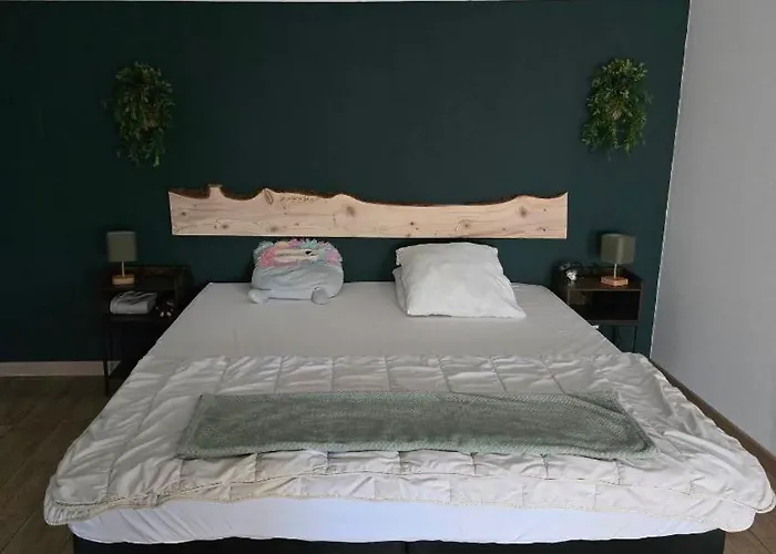 L'Authentique - Maison Chic Avec Piscine - Rouge * Saint-Sigismond (Vendee)