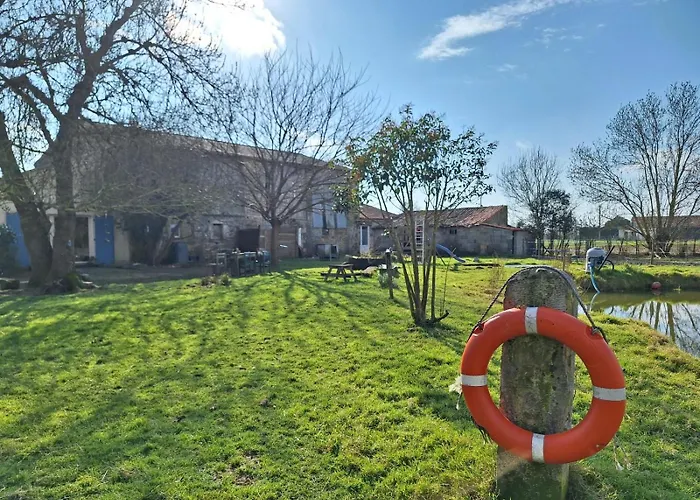 Дом отдыха Maison De Caractere Marais Poitevin Saint-Sigismond (Vendee)